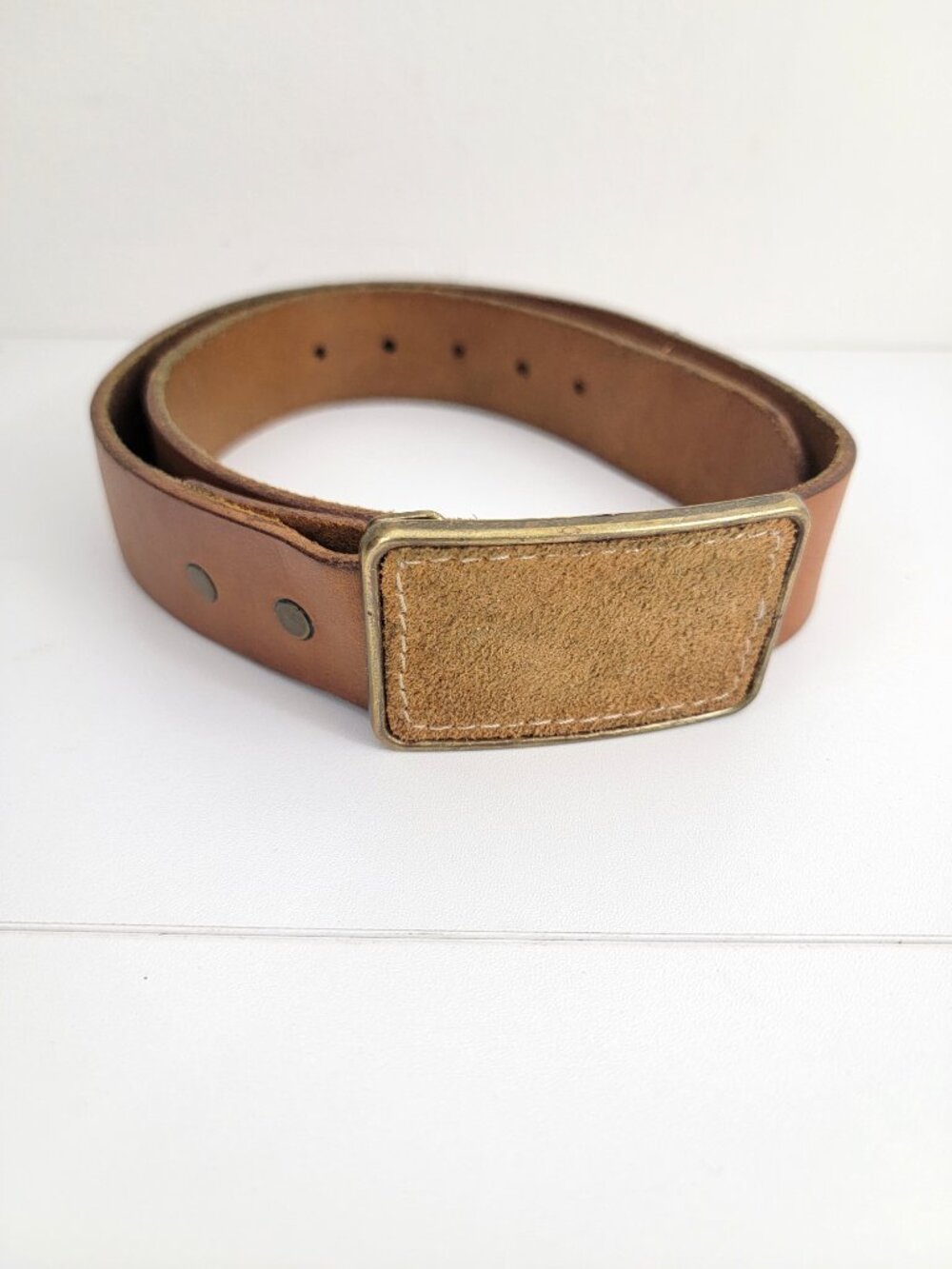 Parker Thatch Plaque Buckle Belt with Interchangeable Suede Belt Buckle 32